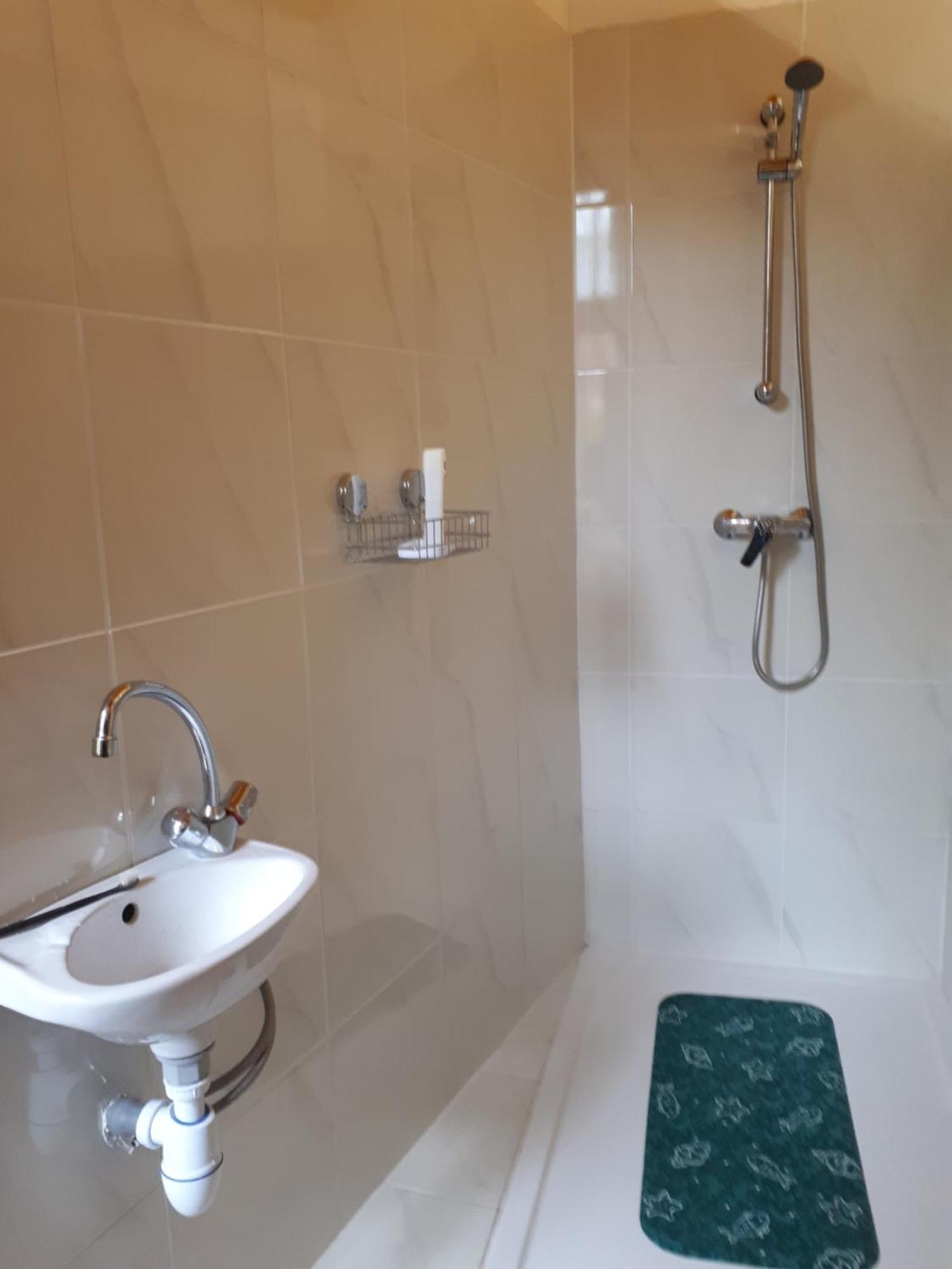 Loft Atypique Hyper Centre A 5Mn A Pied De La Plage De L'Ecluse 2 A 8 Personnes Dinard Esterno foto